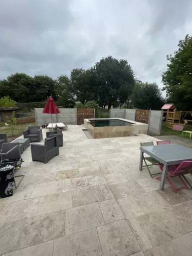 Pose de carrelage pour une terrasse à Dax