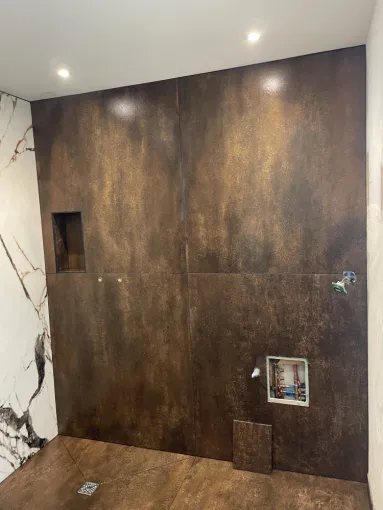 Création d'une niche dans une douche.