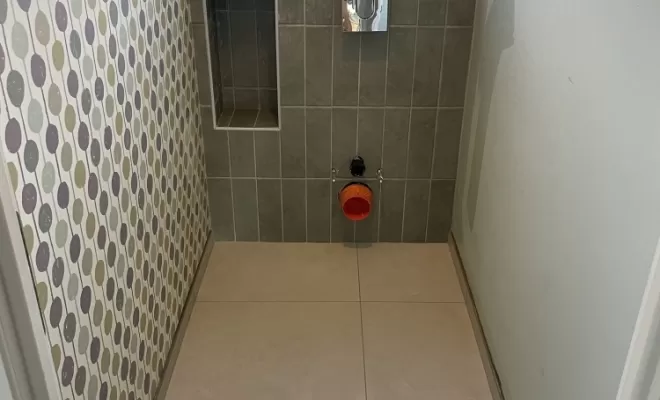 Pose de carrelage intérieure et faïence avec niche carrelée, Dax, Delmon Daniel