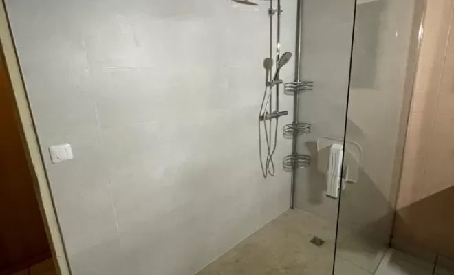 Pose de carrelage de salle de bain, Saint Vincent de Paul, Delmon Daniel